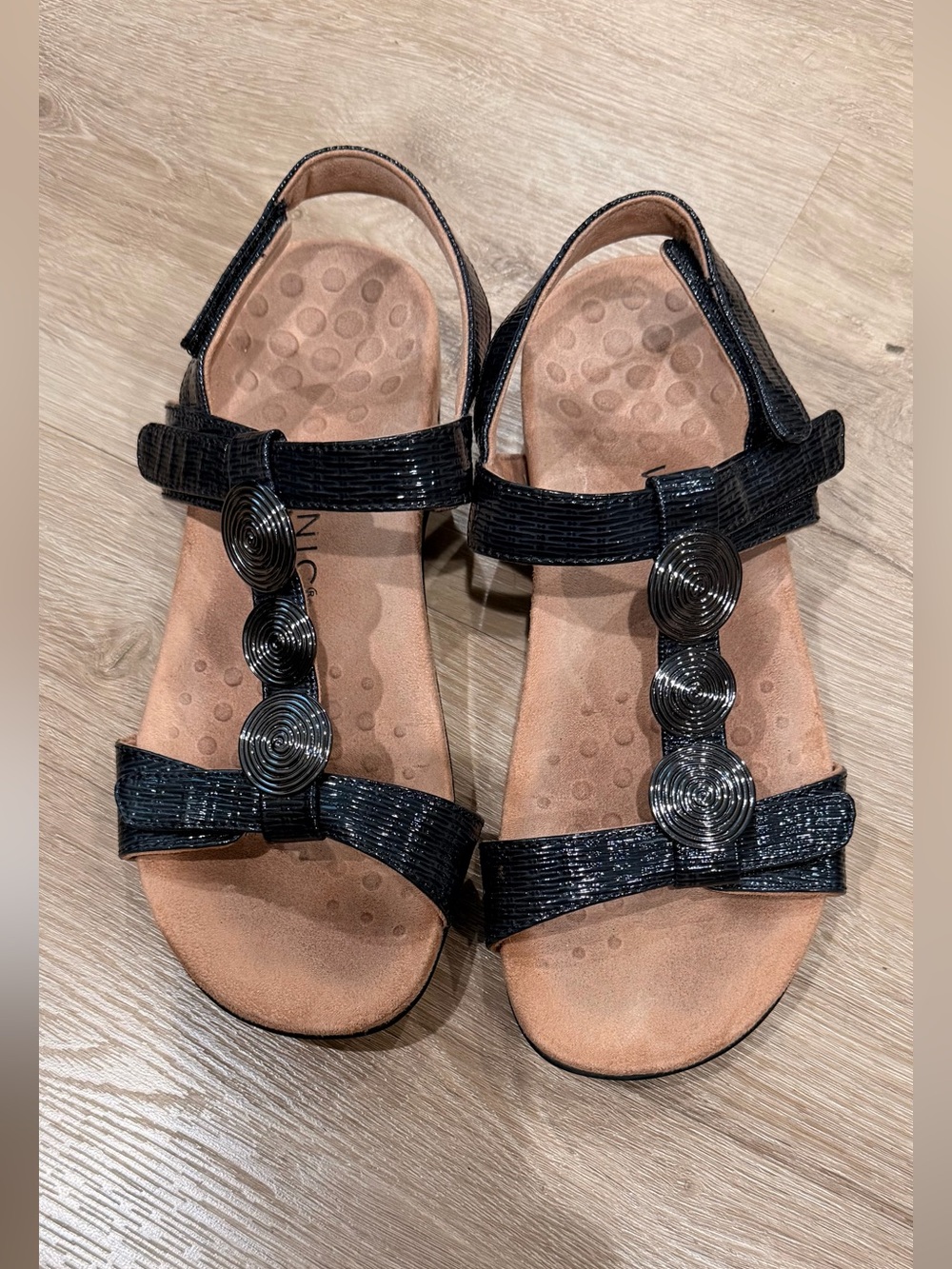 Vionic Black T-Strap Sandals with Spiral Accents